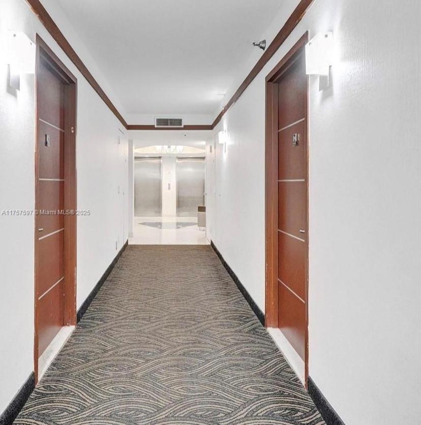 Picture of 3300 NE 191St St # 905, Aventura FL 33180
