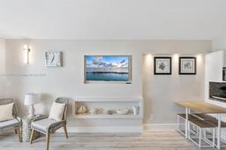 Picture of 19201 Collins Ave # 938, Sunny Isles Beach, FL 33160