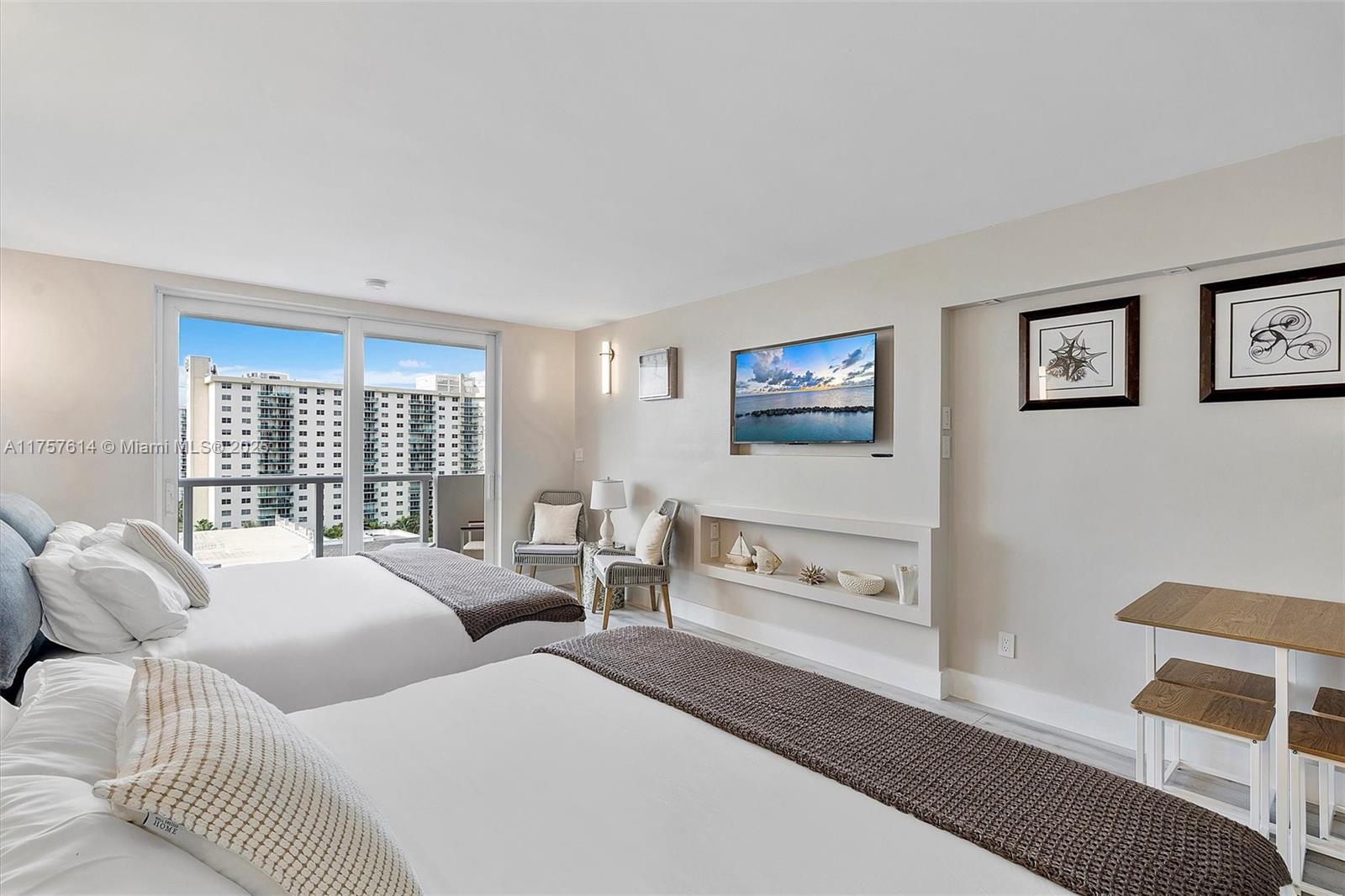 Picture of 19201 Collins Ave # 938, Sunny Isles Beach, FL 33160