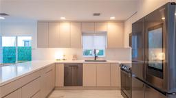 Picture of 3092 Shipping Ave # 3092, Miami, FL 33133