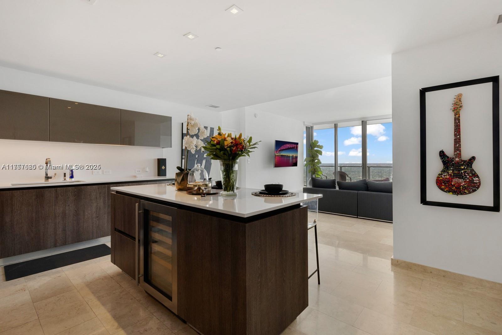 Picture of 88 SW 7Th St # 3410, Miami, FL 33130