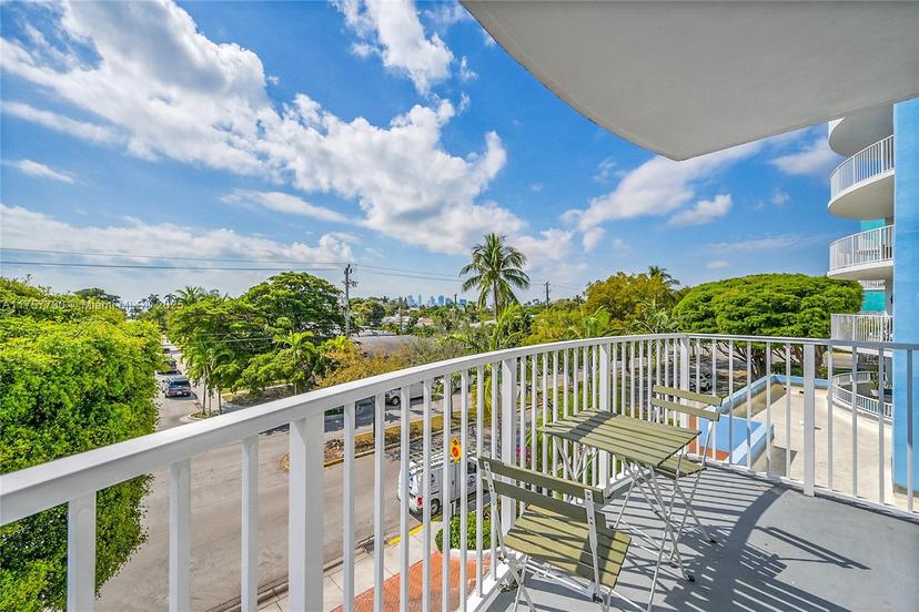 Picture of 1555 N Treasure Dr # 312, North Bay Village FL 33141