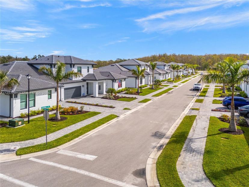 Picture of 10925 Preachers Cove Ln, Fort Myers FL 33913