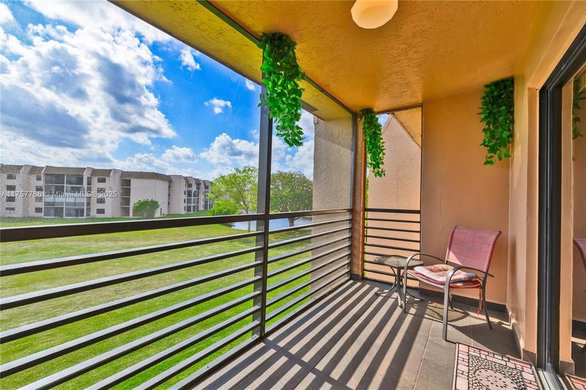 Picture of 2941 N Nob Hill Rd # 311, Sunrise FL 33322