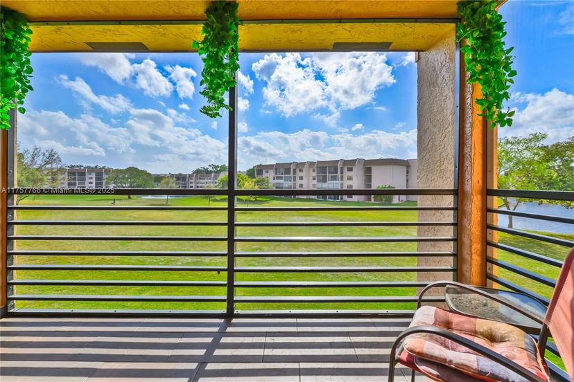 Picture of 2941 N Nob Hill Rd # 311, Sunrise FL 33322