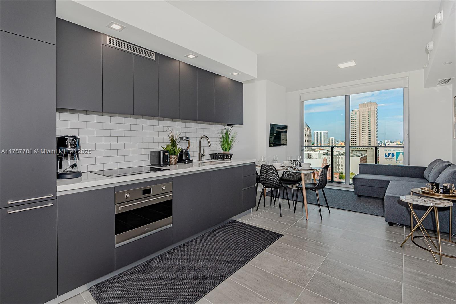 Picture of 227 NE 2Nd St # 1805, Miami, FL 33132