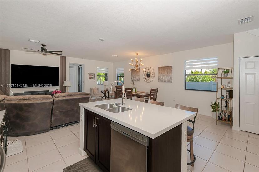 Picture of 11064 W 35Th Ln, Hialeah FL 33018