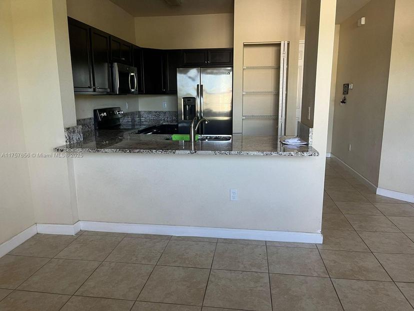 Picture of 134 SE 28Th Ter # 21, Homestead FL 33033
