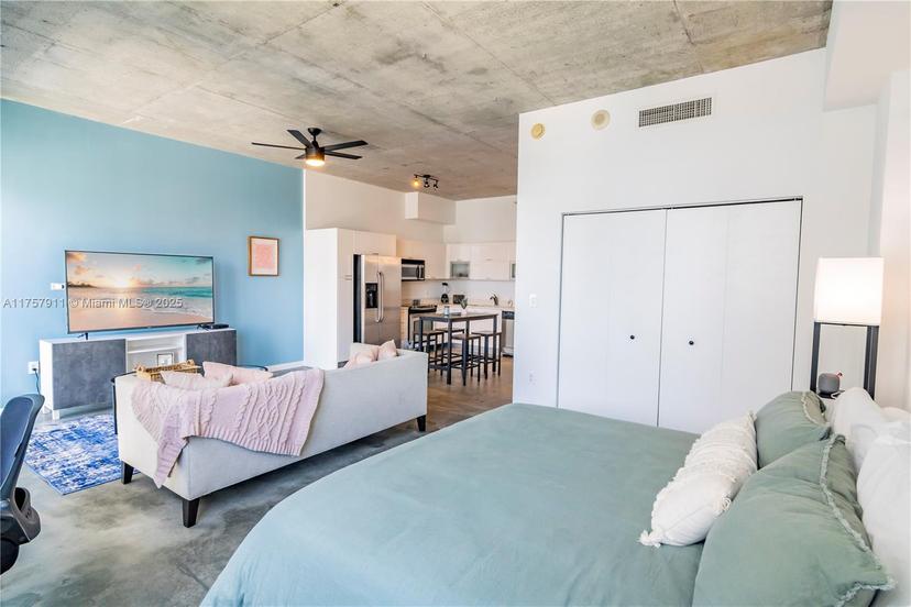 Picture of 133 NE 2Nd Ave # 1703, Miami FL 33132
