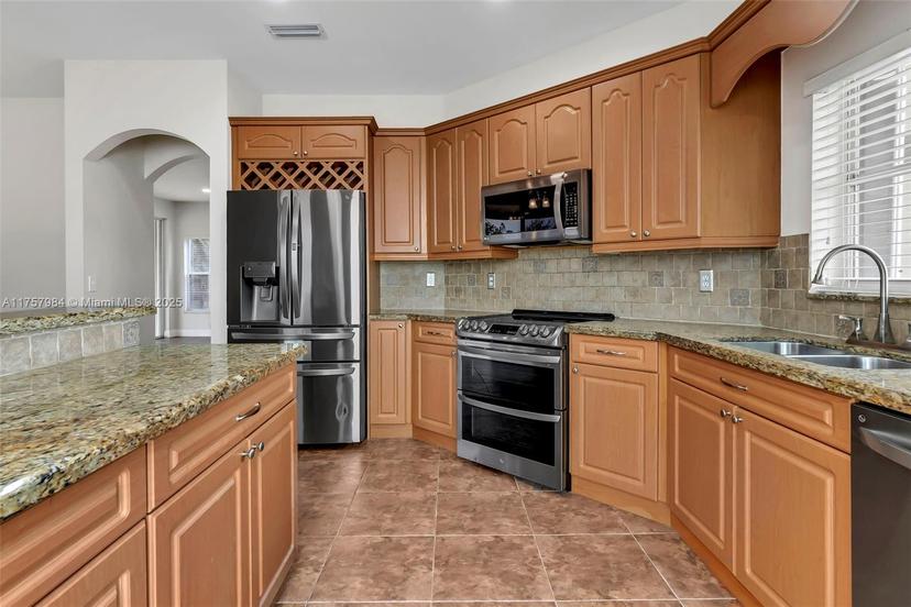 Picture of 1831 NW 184Th Ter, Pembroke Pines FL 33029