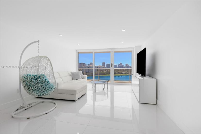 Picture of 3701 N Country Club Dr # 1805, Aventura FL 33180