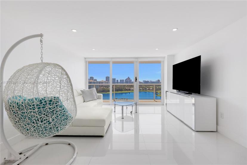 Picture of 3701 N Country Club Dr # 1805, Aventura FL 33180
