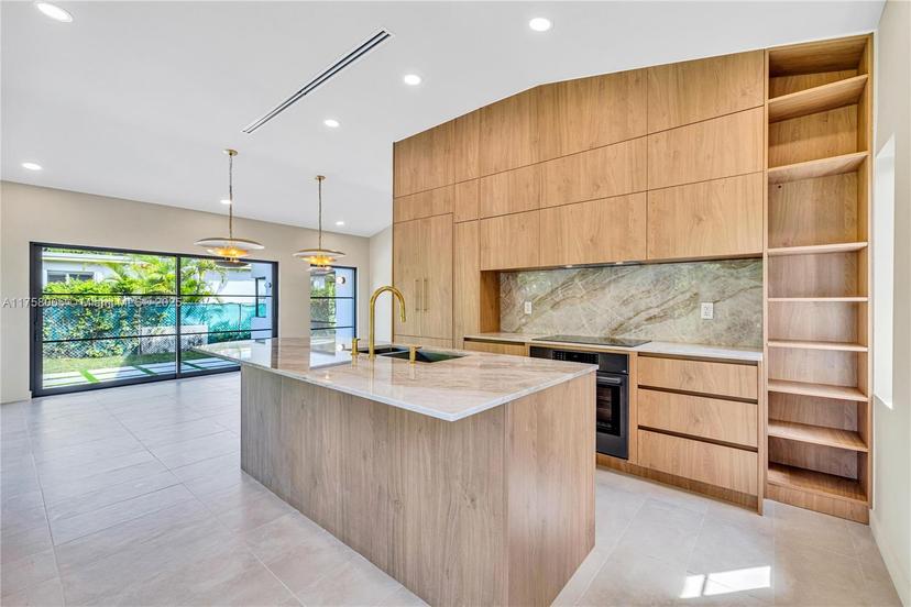 Picture of 1323 Cleveland Rd, Miami Beach FL 33141