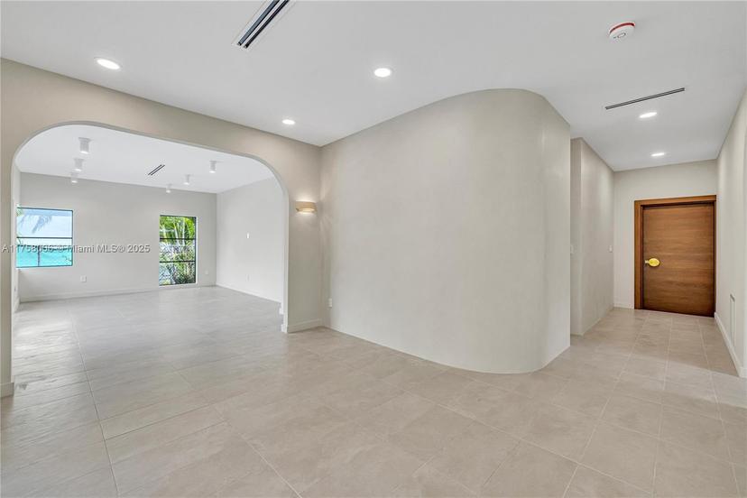 Picture of 1323 Cleveland Rd, Miami Beach FL 33141