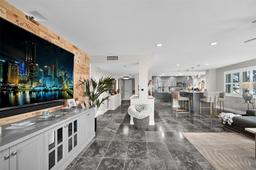 Picture of 372 Golfview Rd # 201, North Palm Beach, FL 33408