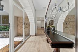 Picture of 3738 Pine Tree Dr, Miami Beach, FL 33140
