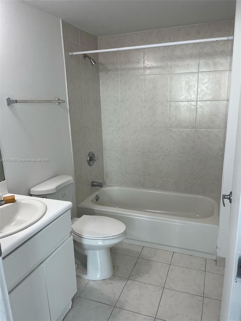 Picture of 16400 Collins Ave # C21, Sunny Isles Beach FL 33160