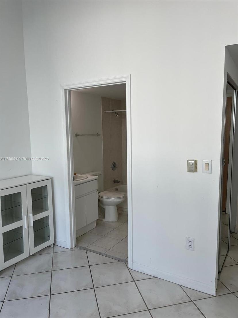 Picture of 16400 Collins Ave # C21, Sunny Isles Beach FL 33160