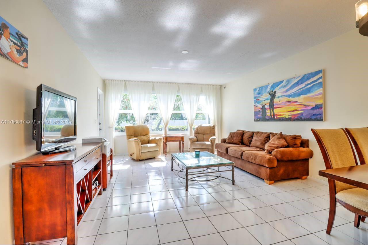 Picture of 850 NE 12Th Ave # 210, Hallandale Beach, FL 33009