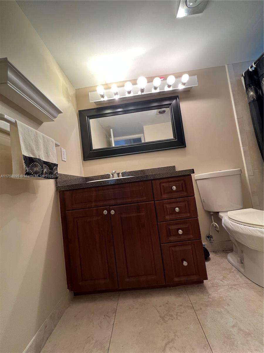 Picture of 2562 N Garden Dr N # 301, Lake Worth, FL 33461