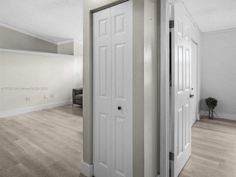 Picture of 3375 W 76Th St # 211, Hialeah FL 33018