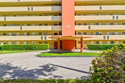 Picture of 1770 NE 191St St # 1, Miami, FL 33179