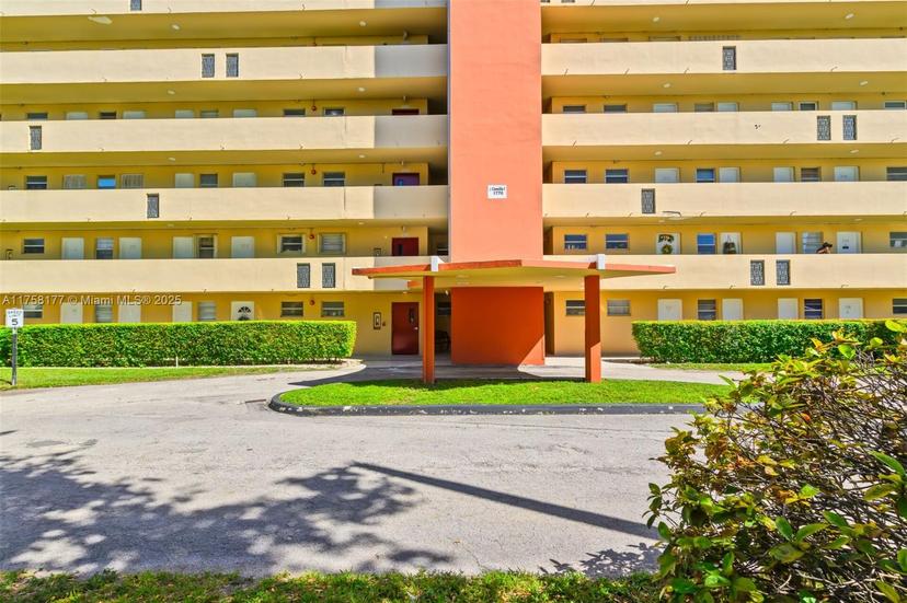 Picture of 1770 NE 191St St # 1, Miami FL 33179