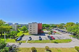 Picture of 1770 NE 191St St # 1, Miami, FL 33179