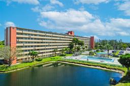 Picture of 1770 NE 191St St # 1, Miami, FL 33179