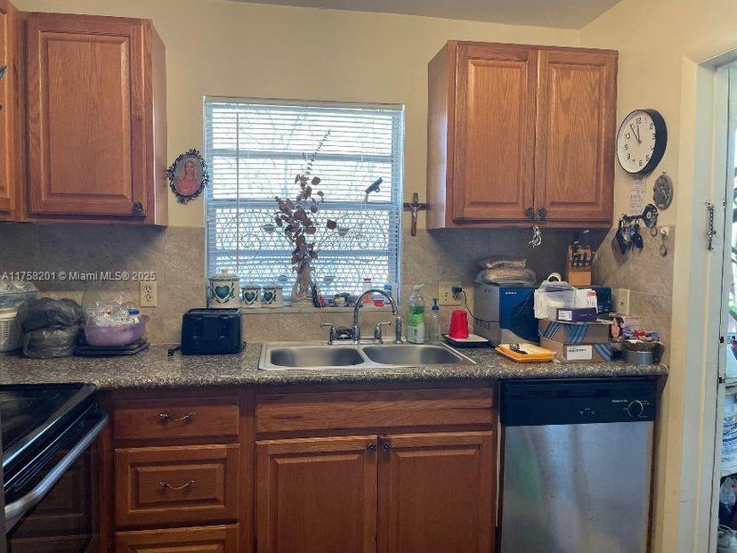 Picture of 5300 Washington St # Q204, Hollywood FL 33021
