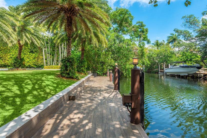 Picture of 7233 Los Pinos Blvd, Coral Gables FL 33143