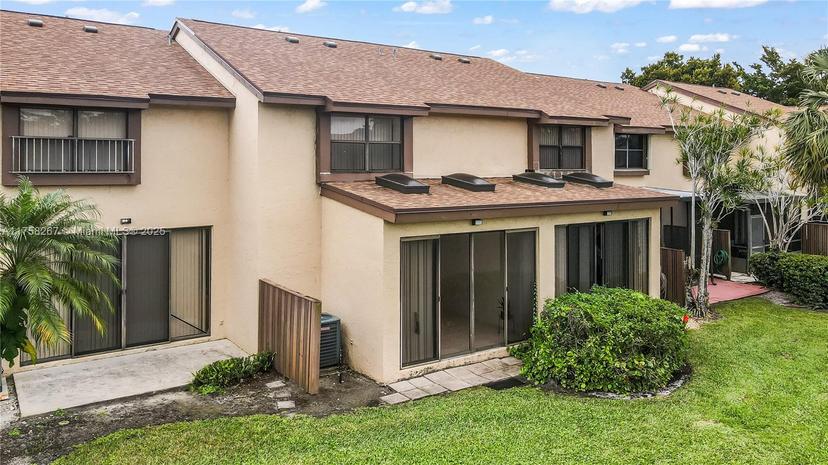 Picture of 3952 Cocoplum Cir, Coconut Creek FL 33063