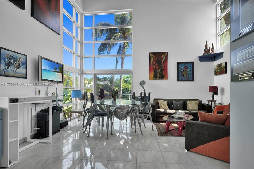 Picture of 7700 Collins Ave # 5, Miami Beach FL 33141
