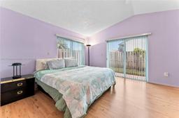 Picture of 6090 NW 179Th Ter, Hialeah, FL 33015