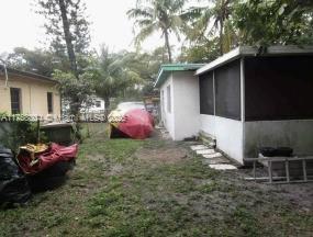 Picture of 13720 NW 4Th Ct, North Miami FL 33168