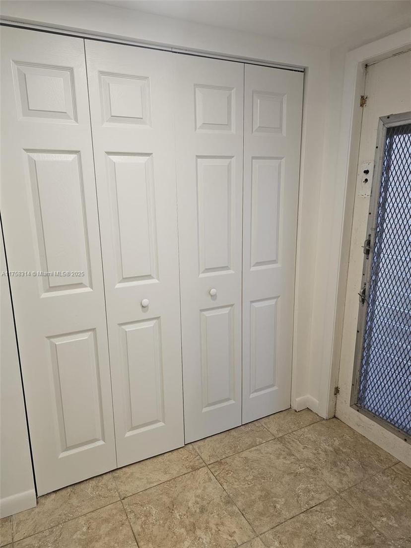 Picture of 2900 N Pine Island Rd # 212, Sunrise FL 33322