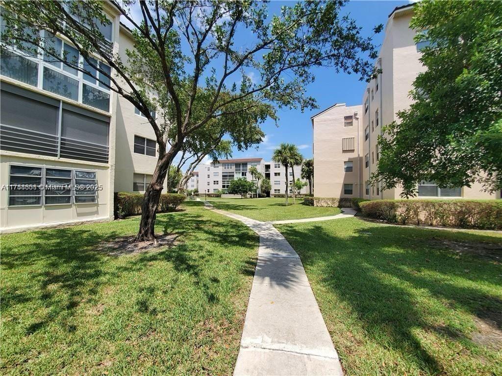 Picture of 2821 Somerset Dr # 209, Lauderdale Lakes, FL 33311