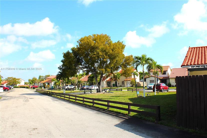 Picture of 1326 SW 124Th Pl, Miami FL 33184