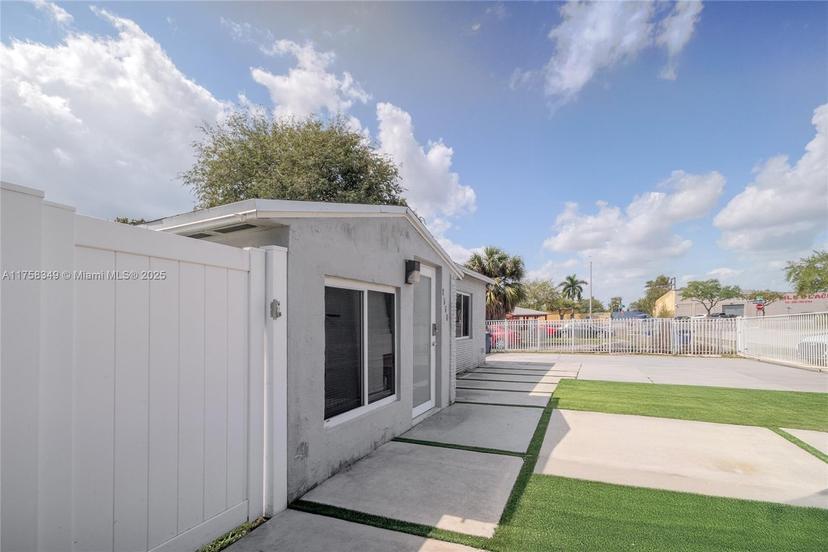 Picture of 2560 NW 154Th St, Miami Gardens FL 33054