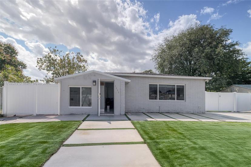 Picture of 2560 NW 154Th St, Miami Gardens FL 33054