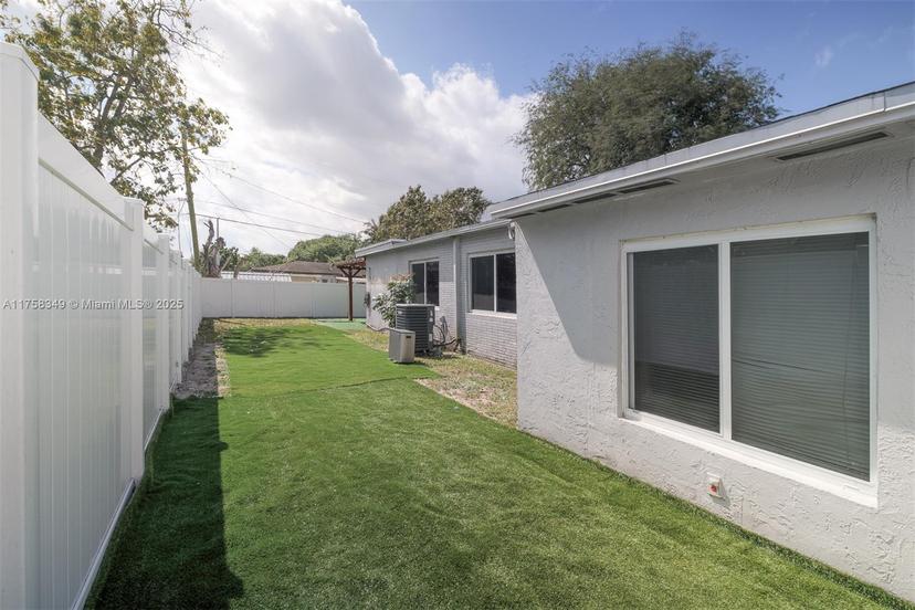 Picture of 2560 NW 154Th St, Miami Gardens FL 33054
