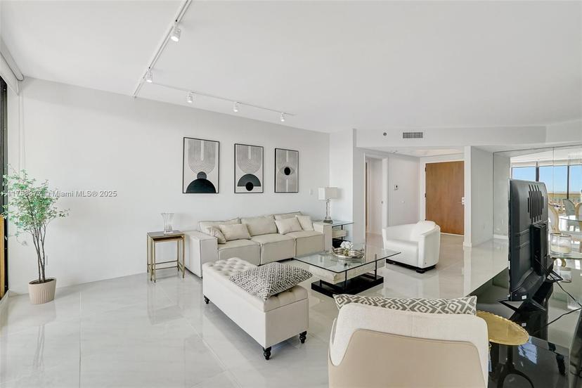 Picture of 2000 Island Blvd # 1603, Aventura FL 33160