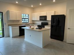 Picture of 757 SW 11Th St, Florida City, FL 33034