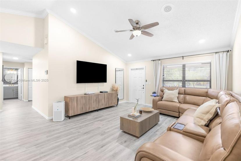 Picture of 343 Sandpiper Ave, Royal Palm Beach FL 33411