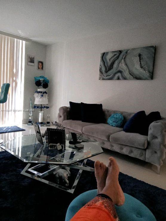 Picture of 482 NW 165Th St Rd # 308, Miami FL 33169