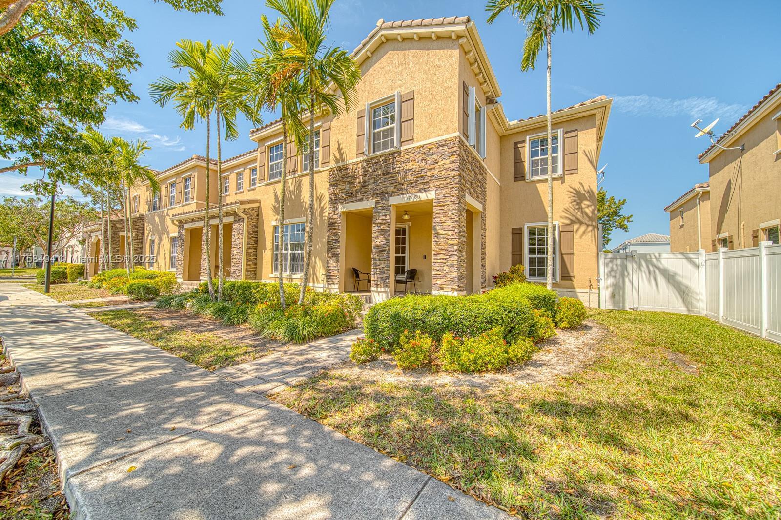 Picture of 17093 SW 94Th Way # 17073, Miami, FL 33196