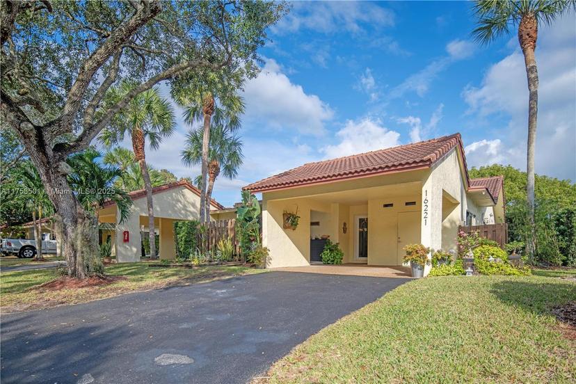 Picture of 16221 Laurel Dr # 19, Weston FL 33326
