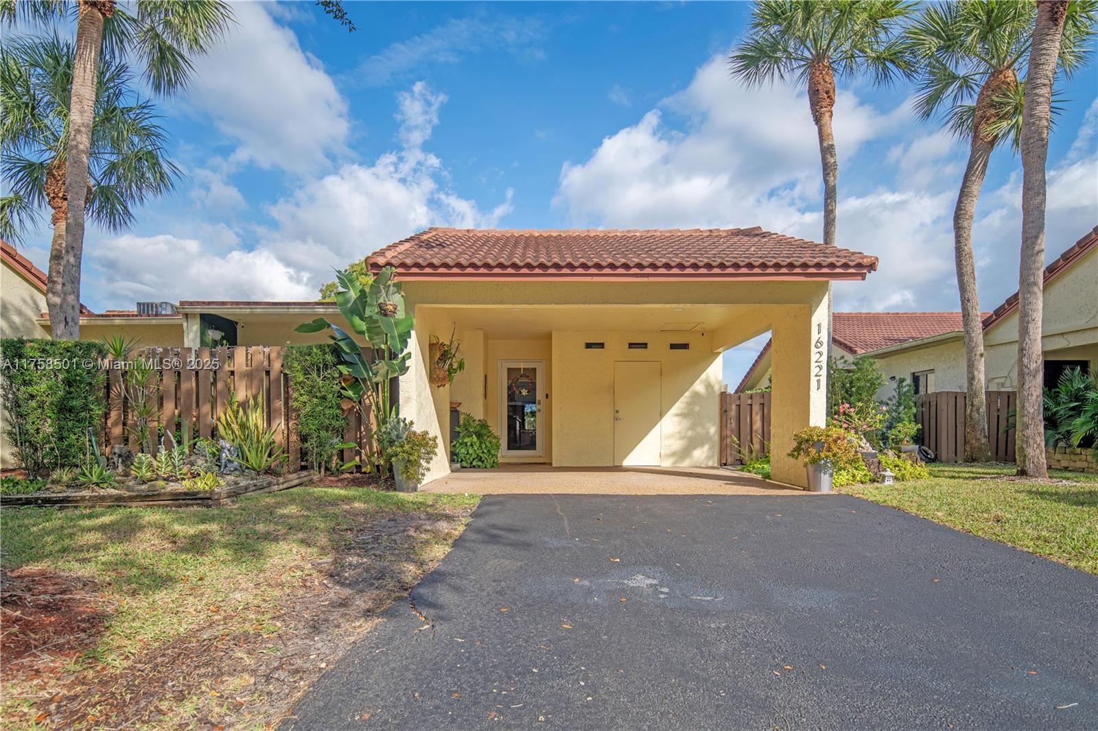 Picture of 16221 Laurel Dr # 19, Weston, FL 33326