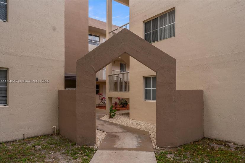 Picture of 6065 NW 186Th St # 107, Hialeah FL 33015