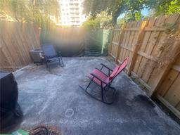 Picture of 7987 NW 7Th St # D13, Miami, FL 33126